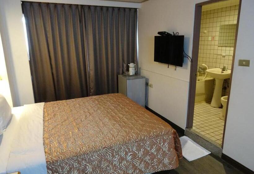 اتاق لوکس, Jia Xin