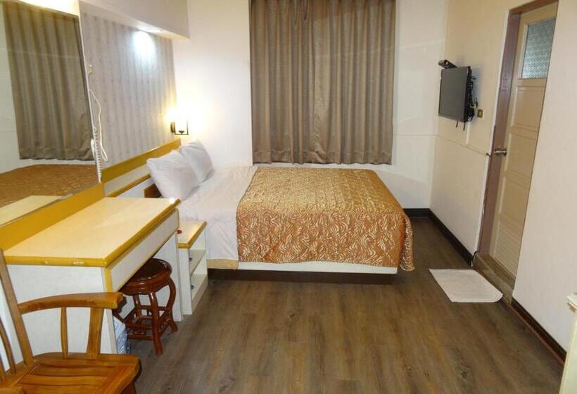 اتاق لوکس, Jia Xin