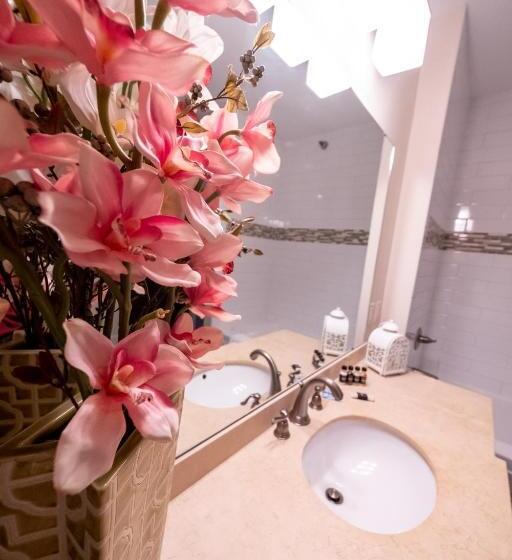 Jakuzili Süit, The Inn At Shattuck   St. Mary S