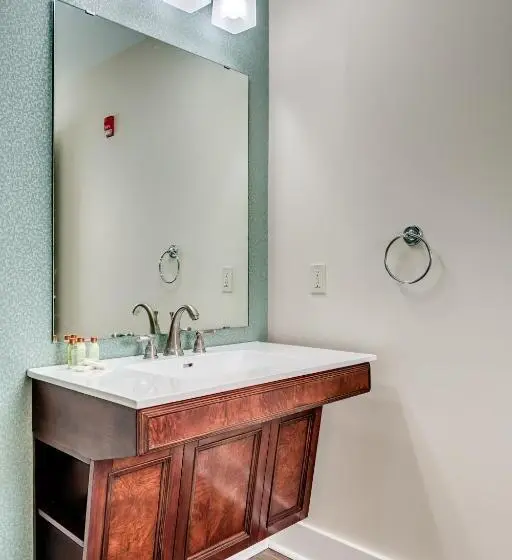 キングサイドベッドのスタンダードワンルーム, The Inn At Shattuck   St. Mary S