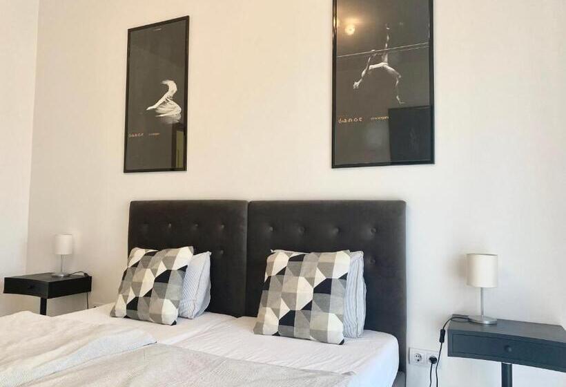 Апартаменты 2 Спальни, Bellevue Vendégház 2