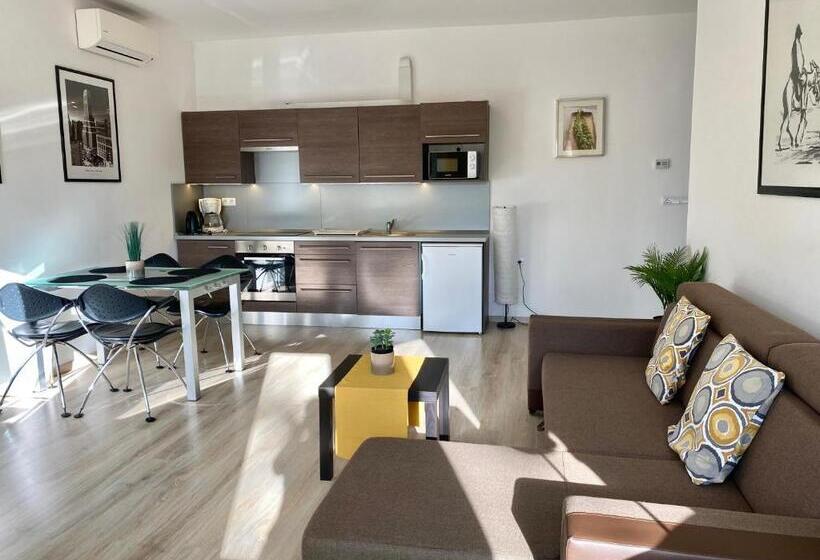 Апартаменты 2 Спальни, Bellevue Vendégház 2