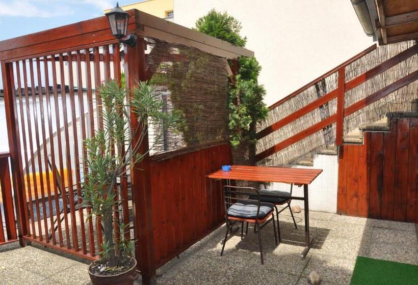 스탠다드 트리플 룸 가든 전망, Penzion Kimex