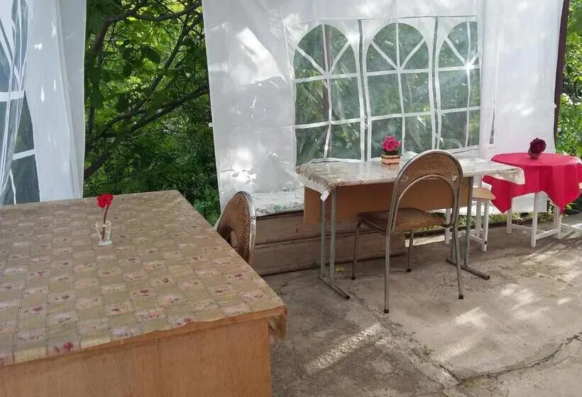 اتاق لوکس یک تخته, Shushan Guest House