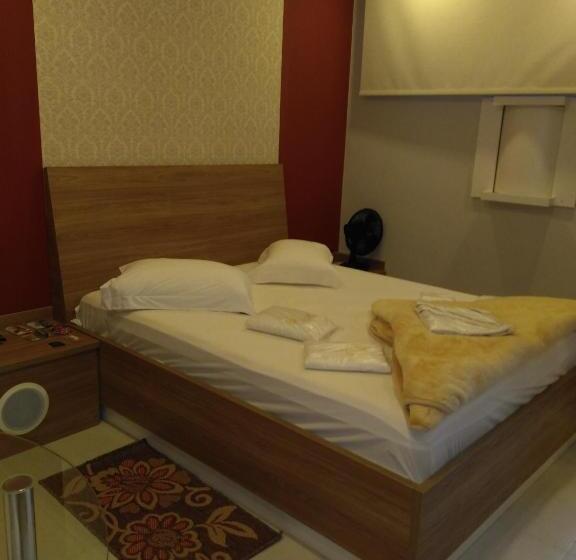 デラックススイート, Heru's Motel