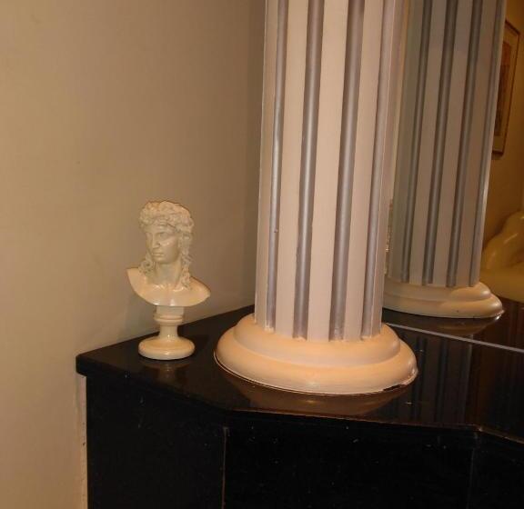 デラックススイート, Heru's Motel