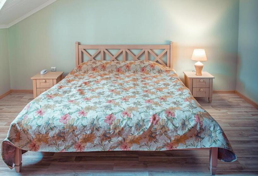 חדר סטנדרט יחיד, And Restaurant Velure