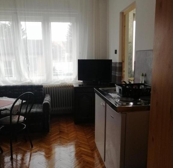 Economy Triple Room, Belvárosi Vendégház