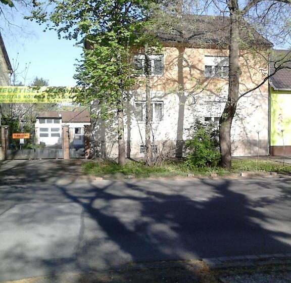 Economy Triple Room, Belvárosi Vendégház