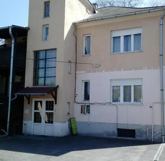 Huoneisto 1 Makuuhuone, Belvárosi Vendégház