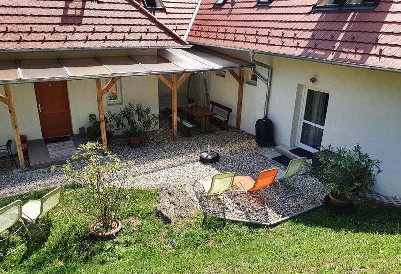 شقة غرفة نوم واحدة بالطابق الأرضى, Rudolf Vendégház