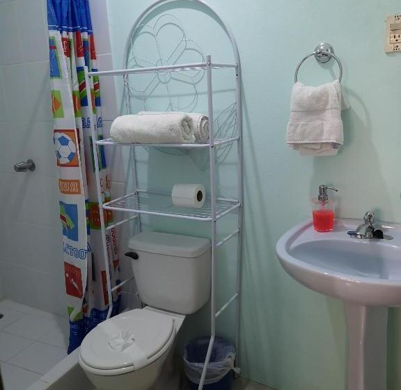 חדר סטנדרט לשלושה, Blue Morpho House B&b