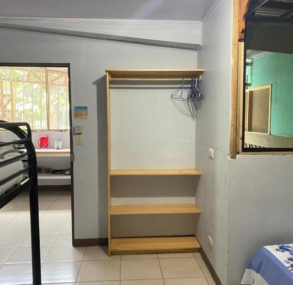 חדר משפחתי, Blue Morpho House B&b