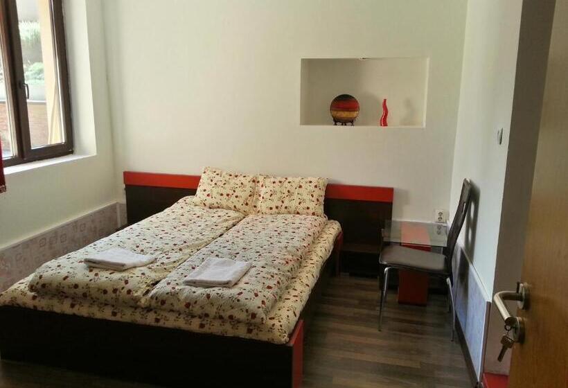 غرفة قياسية, Guest House Zora