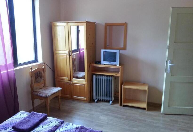 شقة غرفة واحدة, Guest House Zora