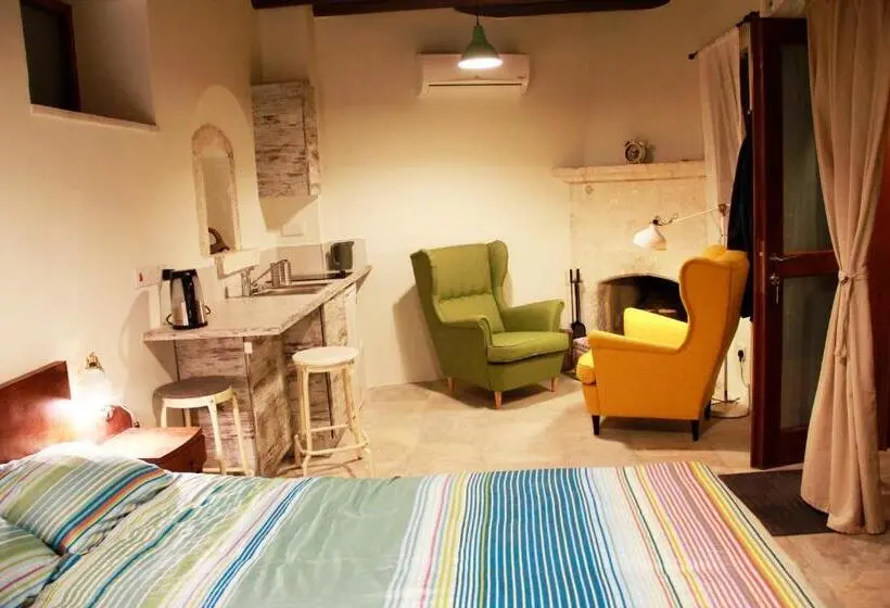 Standard Studio, Marmaras