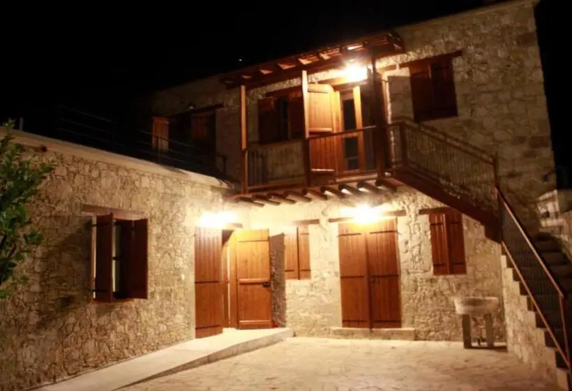 Standard Studio, Marmaras