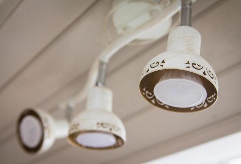 سوییت خانوادگی, Romance