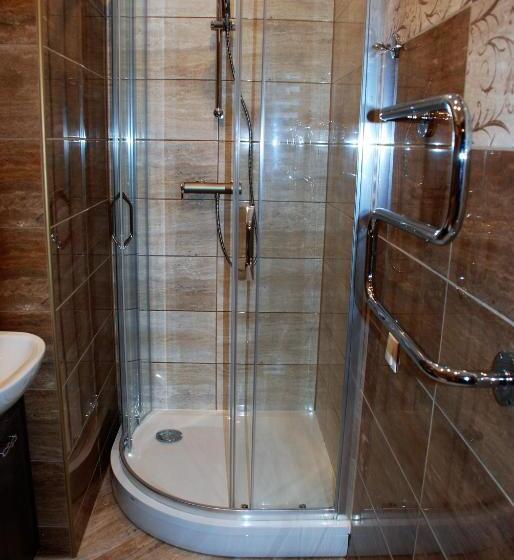 اتاق سوپریور, Romance