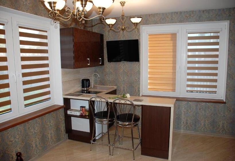 اتاق سوپریور, Romance