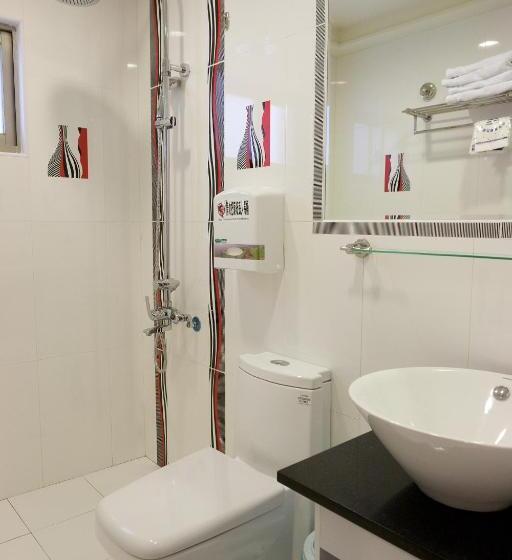 اتاق استاندارد چهار تخته با چشم‌انداز دریا, Ibiza Inn Kenting