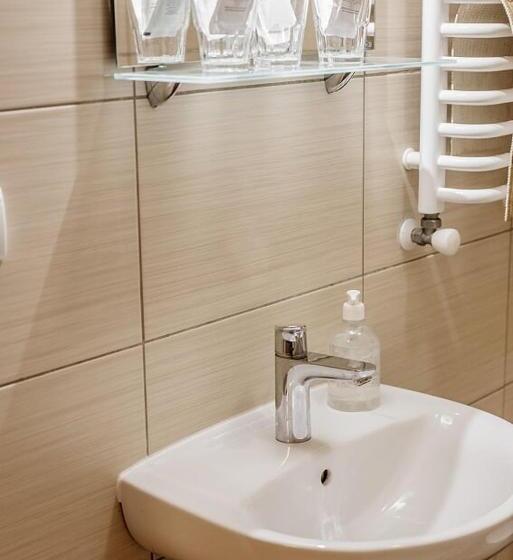 Economy Triple Room, Guest House Arkhistratyg