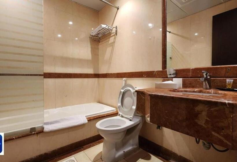 Студия Deluxe, قصر لازورد