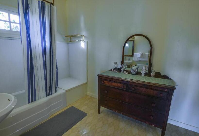 デラックスルーム, The Captains Quarters