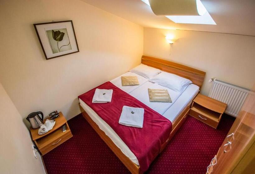 Apartament 2 Sypialnie, Casa Veche