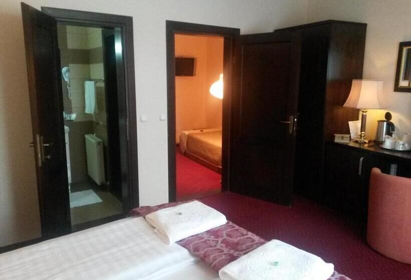 Pokój Standard Trzyosobowy, Casa Veche