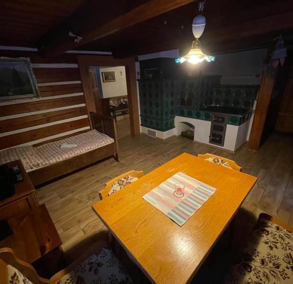 סוויטה משפחתית, Hepnarova Bouda