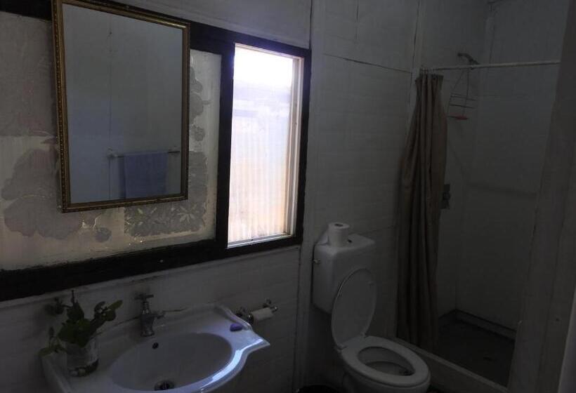 اتاق استاندارد سه نفره, Olivias Accommodation