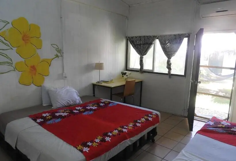 اتاق استاندارد سه نفره, Olivias Accommodation
