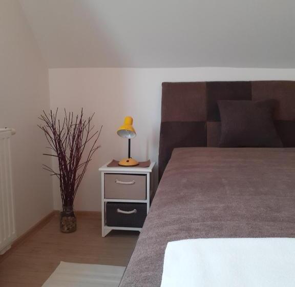 חדר סטנדרט, Pacsirta Vendégház