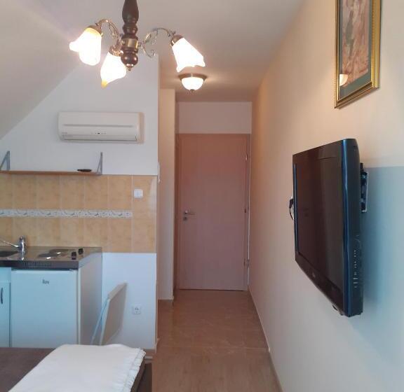 חדר סטנדרט, Pacsirta Vendégház