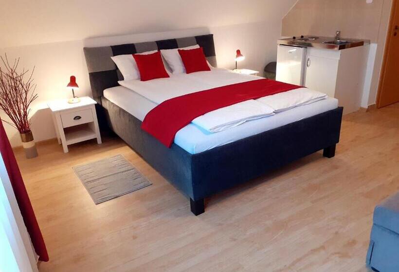 חדר דלוקס, Pacsirta Vendégház