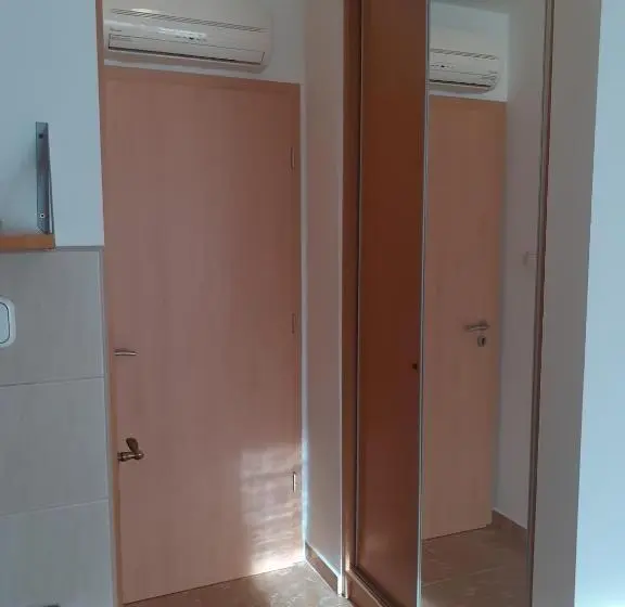 اتاق لوکس, Pacsirta Vendégház