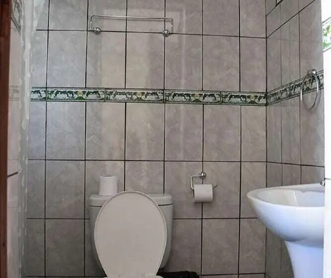 スタンダードトリプルルーム, Internacional De Arequipa