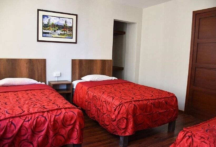 スタンダードトリプルルーム, Internacional De Arequipa