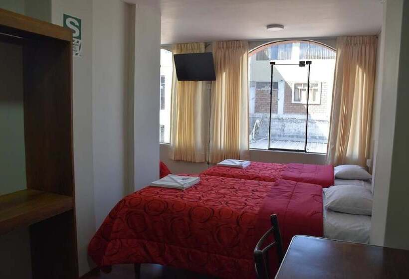 スタンダードトリプルルーム, Internacional De Arequipa