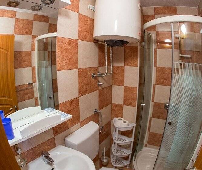 استودیوی استاندارد, Guest House Vucicevic