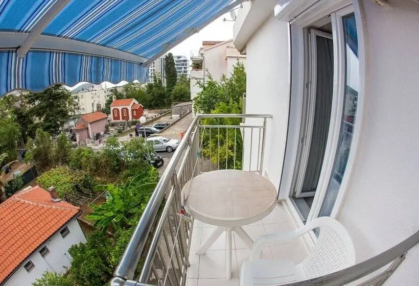 استودیوی استاندارد, Guest House Vucicevic