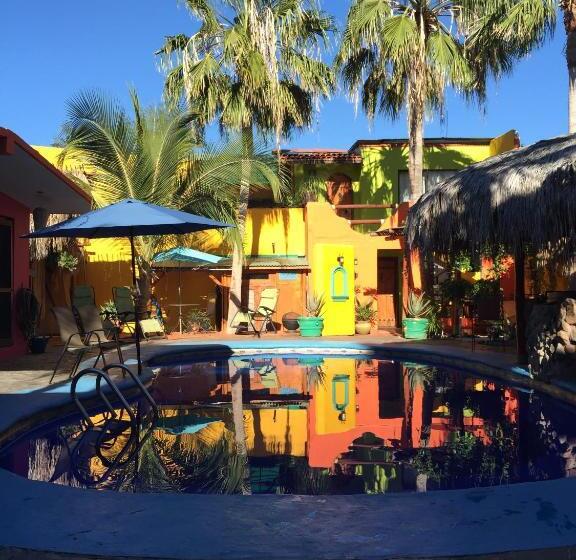 标准平房, Leo's Baja Oasis