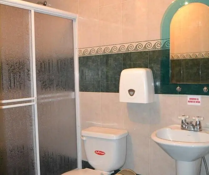 اتاق راحتی سه تخته, Mashy´s Hostal