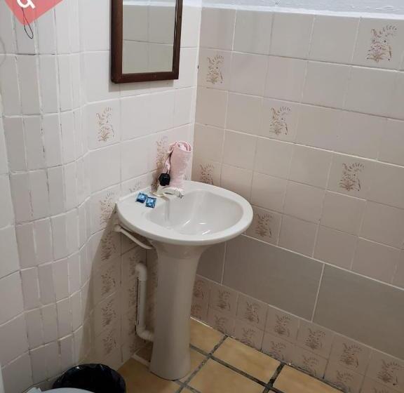 اتاق خانوادگی, Pousada Charle Brown