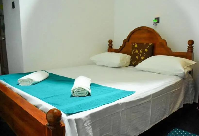 اتاق ساده سه نفره, Relax Guest House Dambulla