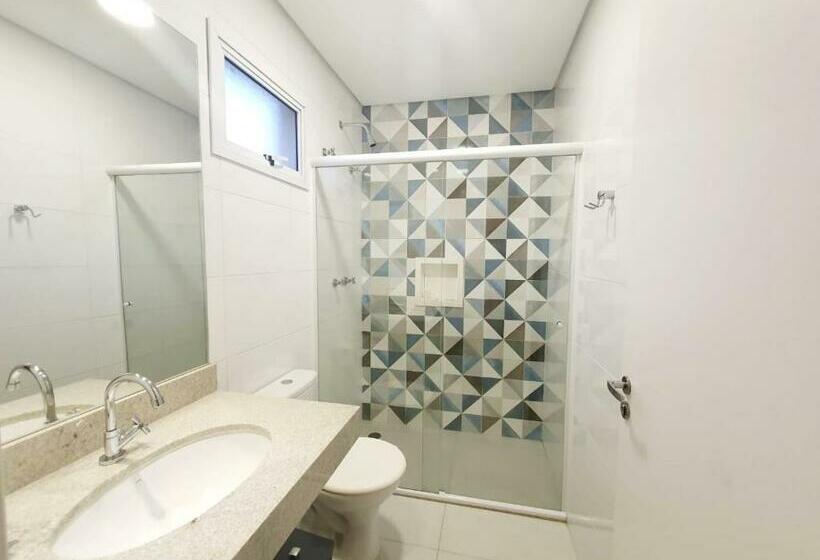 דירת חדר, Sumare Park