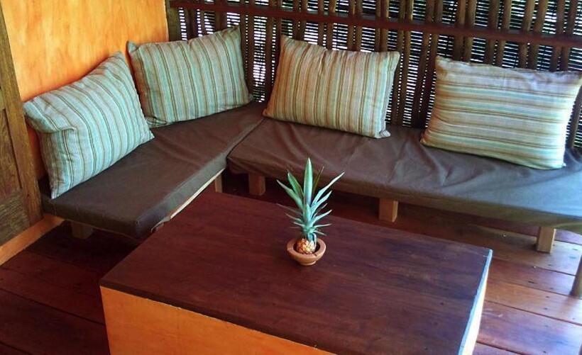 بانگلوی استاندارد با چشم‌انداز دریا, Dendê Loft