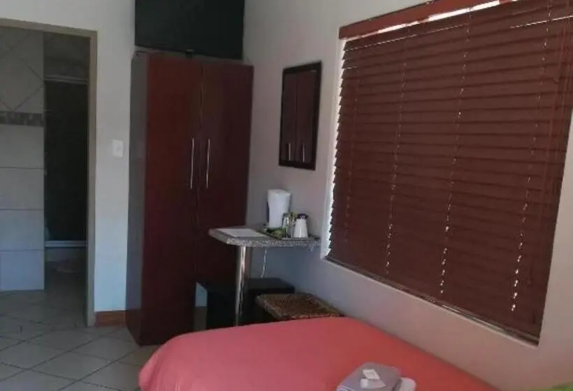 Standard Yhden Hengen Invahuone, Grand Central Guesthouse