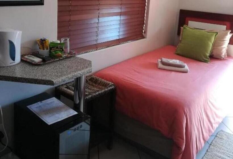 חדר סטנדרט יחיד מותאם לאדם עם מוגבלויות, Grand Central Guesthouse